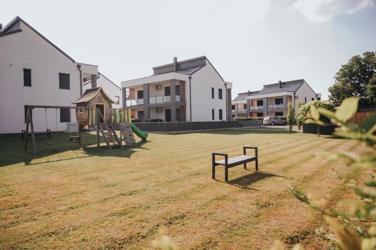 Apartments Sunrise Banovci Exterior photo